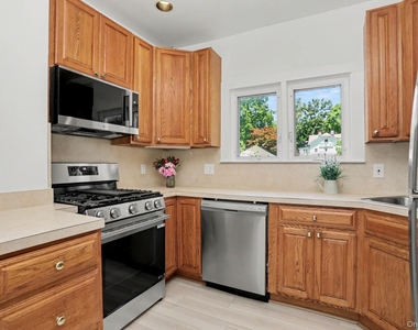 71 Grand Street - Photo Thumbnail 2