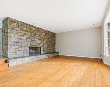 5 Paddock Road - Photo Thumbnail 1