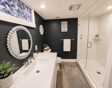 331 Grand Avenue - Photo Thumbnail 12