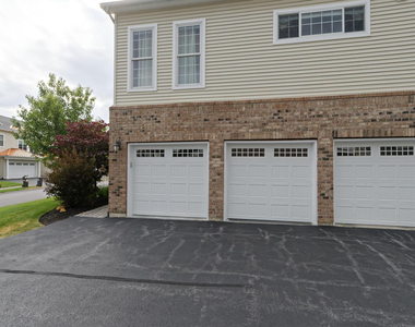 108 Vly Pointe Drive - Photo Thumbnail 4