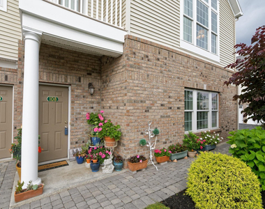 108 Vly Pointe Drive - Photo Thumbnail 3