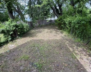 17 Pinewood Road - Photo Thumbnail 13