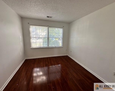 418 Edpas Road - Photo Thumbnail 7