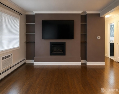915 N Cricket Lane - Photo Thumbnail 3