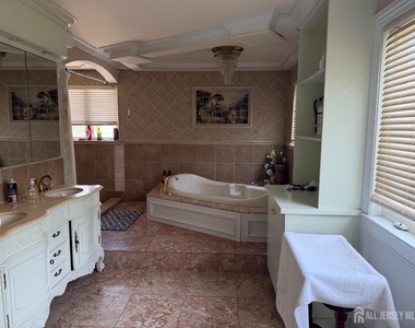118 Swarthmore Terrace - Photo Thumbnail 23