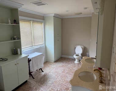 118 Swarthmore Terrace - Photo Thumbnail 20