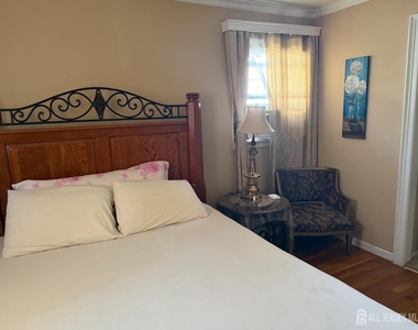 118 Swarthmore Terrace - Photo Thumbnail 10
