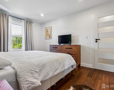 12 Clay Street - Photo Thumbnail 15