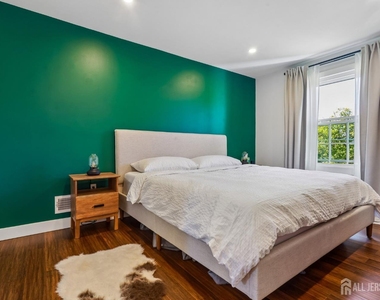 12 Clay Street - Photo Thumbnail 13