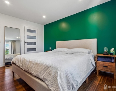 12 Clay Street - Photo Thumbnail 14