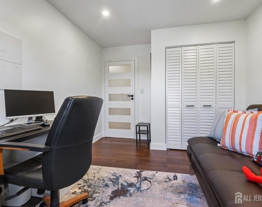12 Clay Street - Photo Thumbnail 11