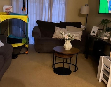 1216 Dogwood Court - Photo Thumbnail 7