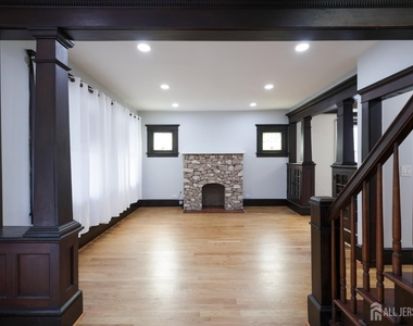 657 Amboy Avenue - Photo Thumbnail 3