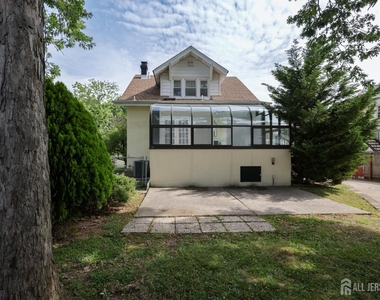 657 Amboy Avenue - Photo Thumbnail 13
