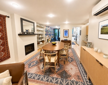 386 Sackett Street - Photo Thumbnail 4