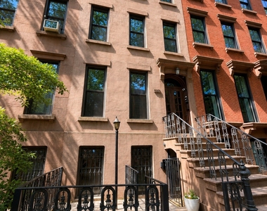 386 Sackett Street - Photo Thumbnail 2