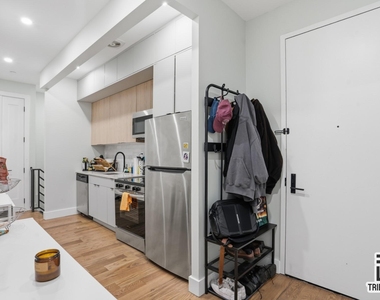 92 Manhattan Avenue - Photo Thumbnail 1
