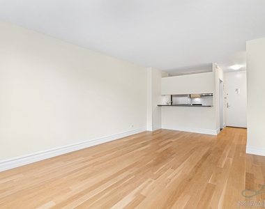145 W 67th Street - Photo Thumbnail 3