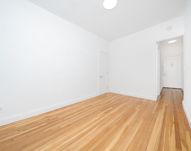 353 W 44th Street - Photo Thumbnail 1