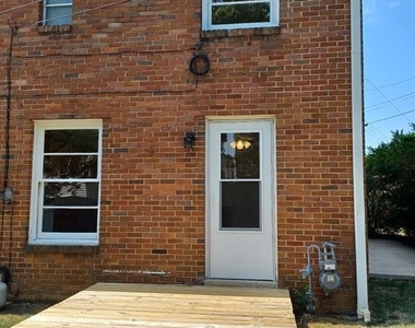220 E Whitlock Avenue - Photo Thumbnail 3