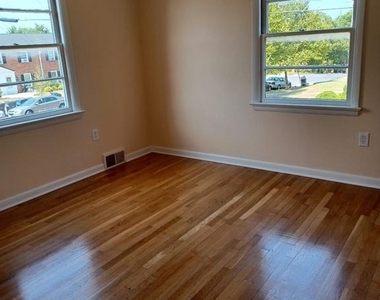 220 E Whitlock Avenue - Photo Thumbnail 4