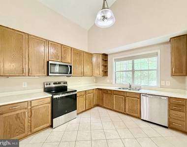 70 Dorothy Lane - Photo Thumbnail 15