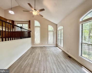 70 Dorothy Lane - Photo Thumbnail 2