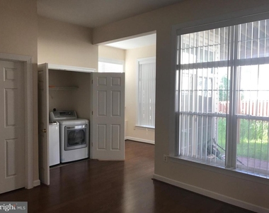 8010 Duck Pond Terrace - Photo Thumbnail 4