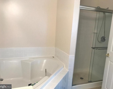 8010 Duck Pond Terrace - Photo Thumbnail 18