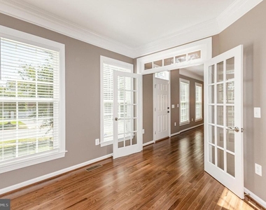 2114 Jellico Court - Photo Thumbnail 3
