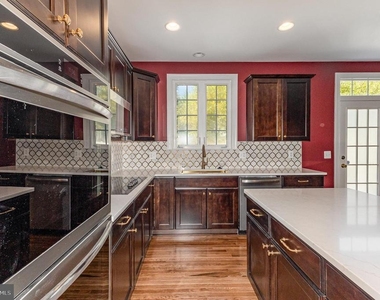2114 Jellico Court - Photo Thumbnail 7