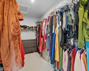 709 Thomas Ln - Photo Thumbnail 16