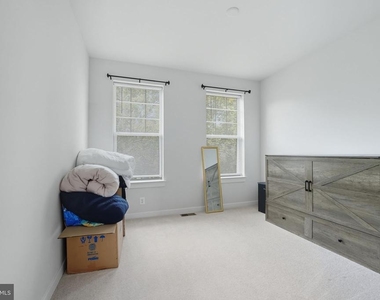 709 Thomas Ln - Photo Thumbnail 20