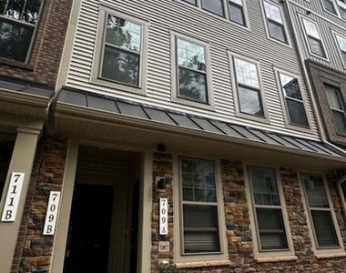 709 Thomas Ln - Photo Thumbnail 2
