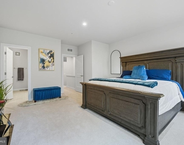 707 Thomas Lane - Photo Thumbnail 23