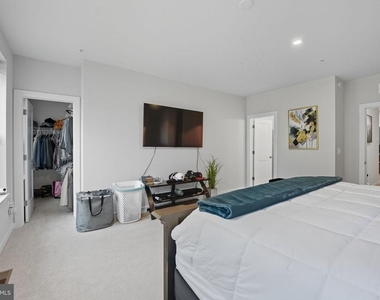 707 Thomas Lane - Photo Thumbnail 22