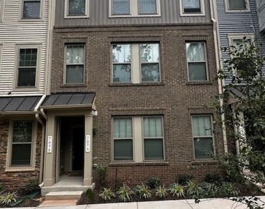 707 Thomas Lane - Photo Thumbnail 1