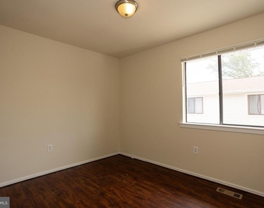 9327 Woodlea Court - Photo Thumbnail 19