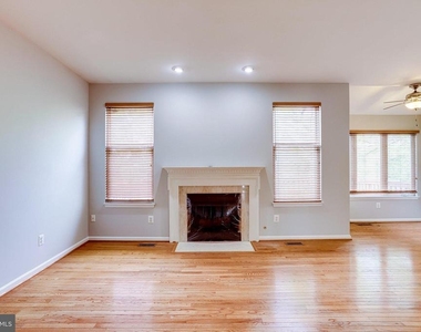 43709 Clemens Terrace - Photo Thumbnail 8