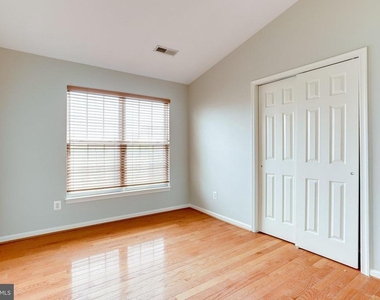 43709 Clemens Terrace - Photo Thumbnail 23