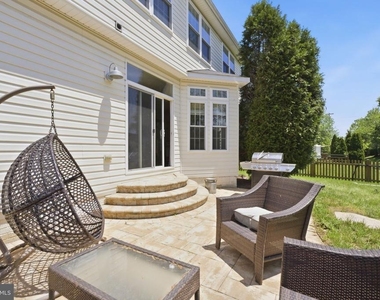 25403 Vacation Place - Photo Thumbnail 20