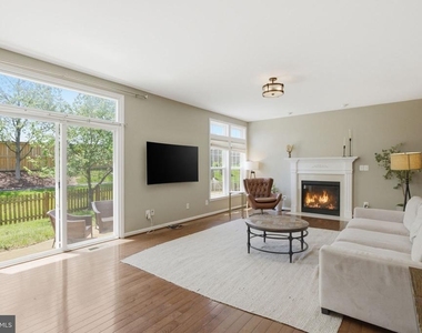 25403 Vacation Place - Photo Thumbnail 11