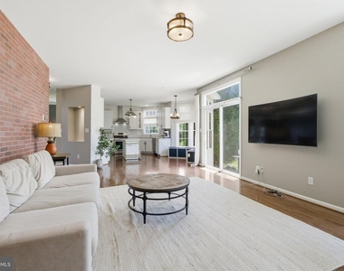 25403 Vacation Place - Photo Thumbnail 9
