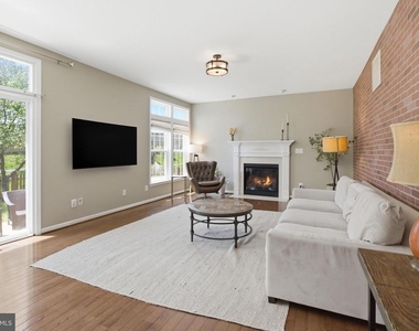 25403 Vacation Place - Photo Thumbnail 7