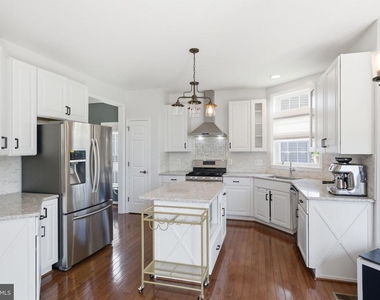 25403 Vacation Place - Photo Thumbnail 13