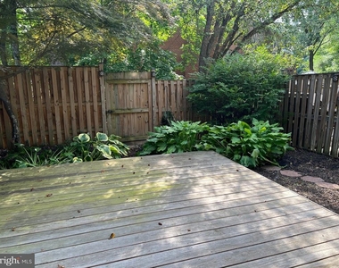 7384 Jiri Woods Court - Photo Thumbnail 33