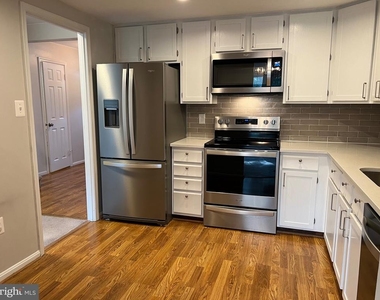 7384 Jiri Woods Court - Photo Thumbnail 8
