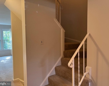 7384 Jiri Woods Court - Photo Thumbnail 15