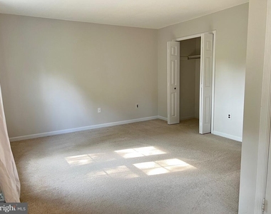 7384 Jiri Woods Court - Photo Thumbnail 21