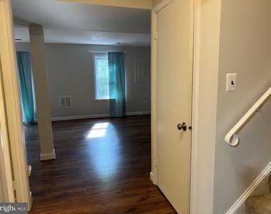 7384 Jiri Woods Court - Photo Thumbnail 31